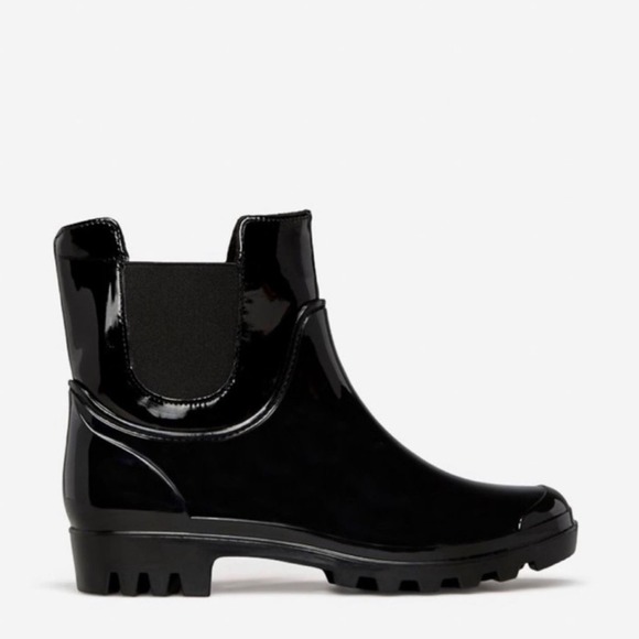 Black Chelsea Boot For That Wet Weather - Picture 4 of 4